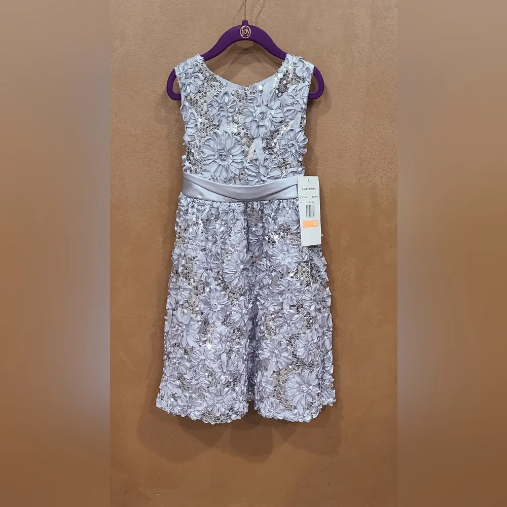Girl "Rare Editions " silver sequence dress. Attached petticoat - Picture 1 of 6